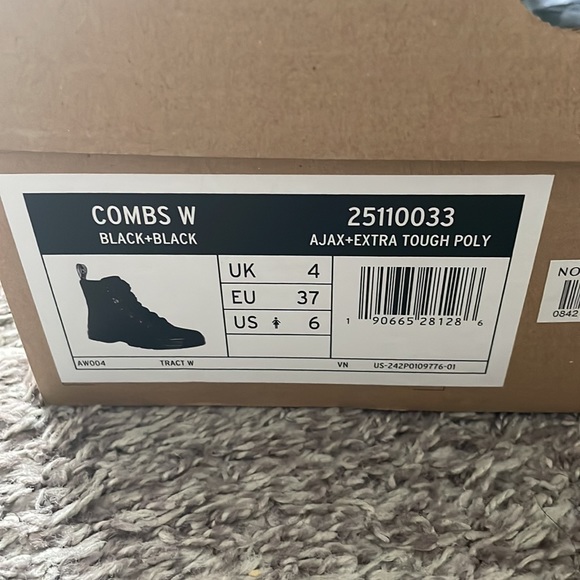 Combs Boot DR. MARTENS - Picture 2 of 5